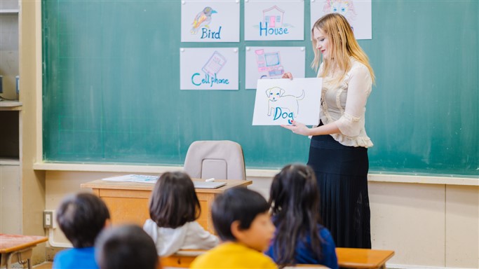 classroom (683 x 384)